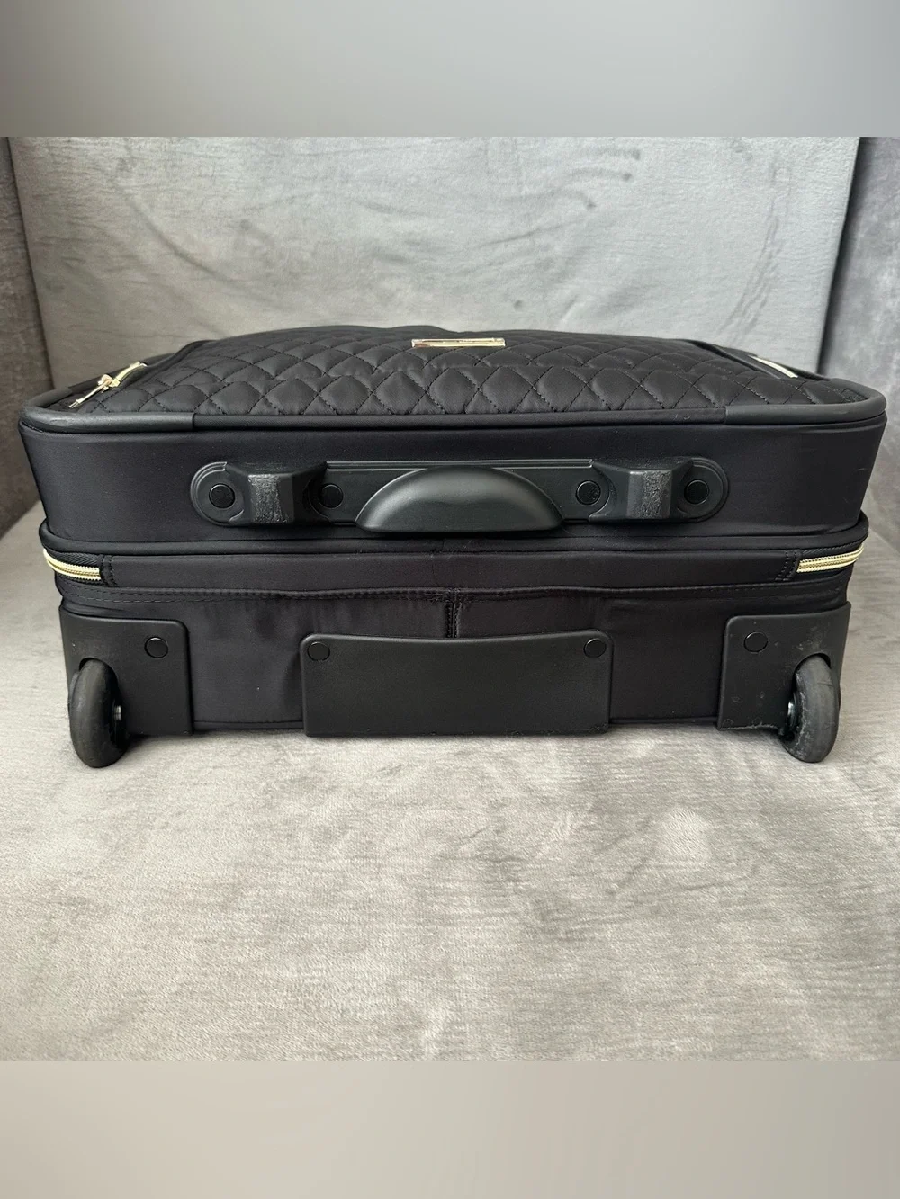 Quilted Black Laptop Travel Bag Gold Zippers Expandable Handle w/ Wheels Leke